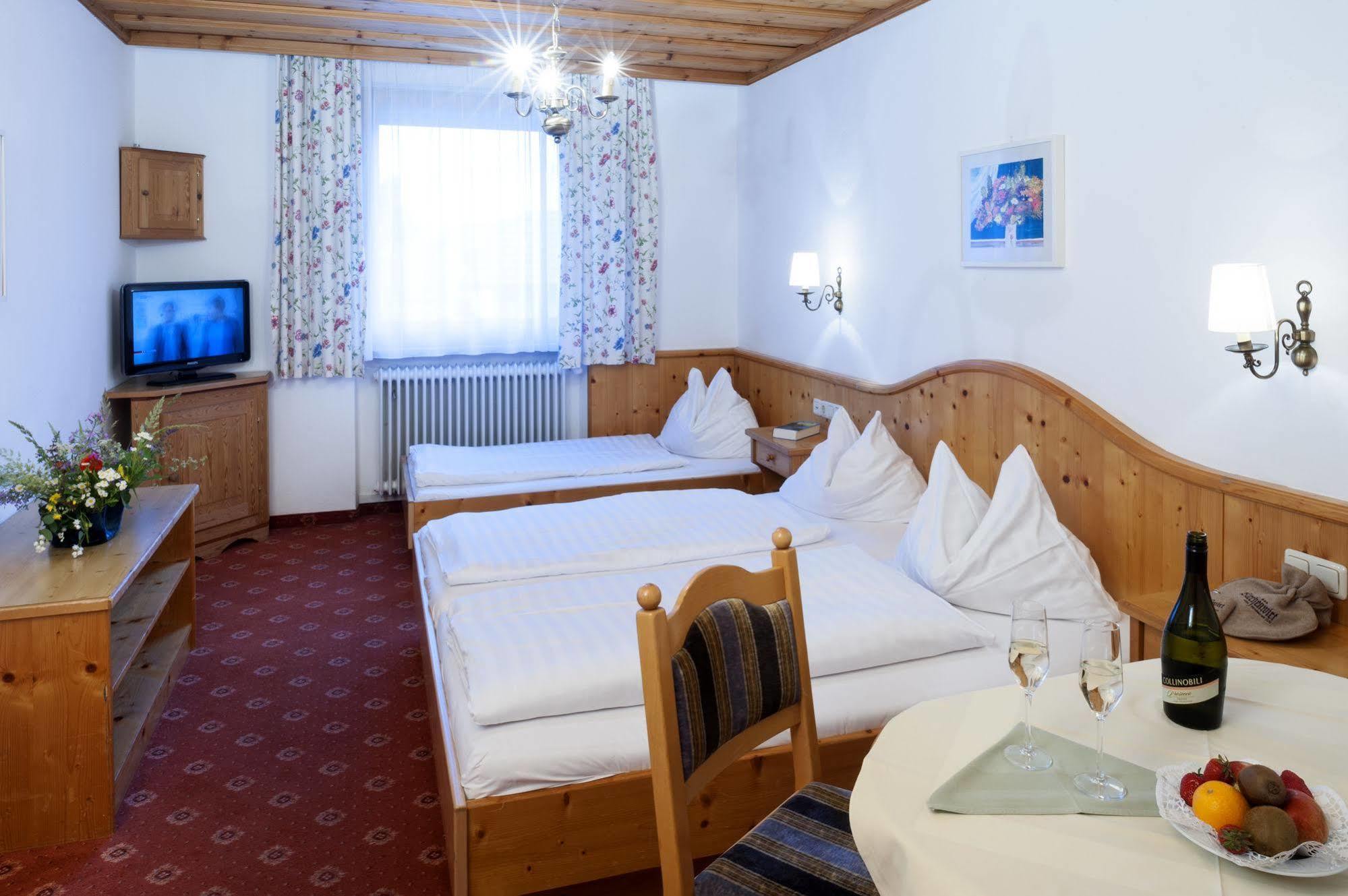 Hotel Gasthof Zum Kirchenwirt Puch bei Hallein Dış mekan fotoğraf